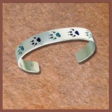 Schner Armreif mit Wolfstatzen Trkis und Lapis