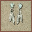 Edel gestaltete Navajo Ohrringe mit Federn, Opal
